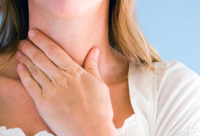 mal de gorge avec papillomatose du larynx